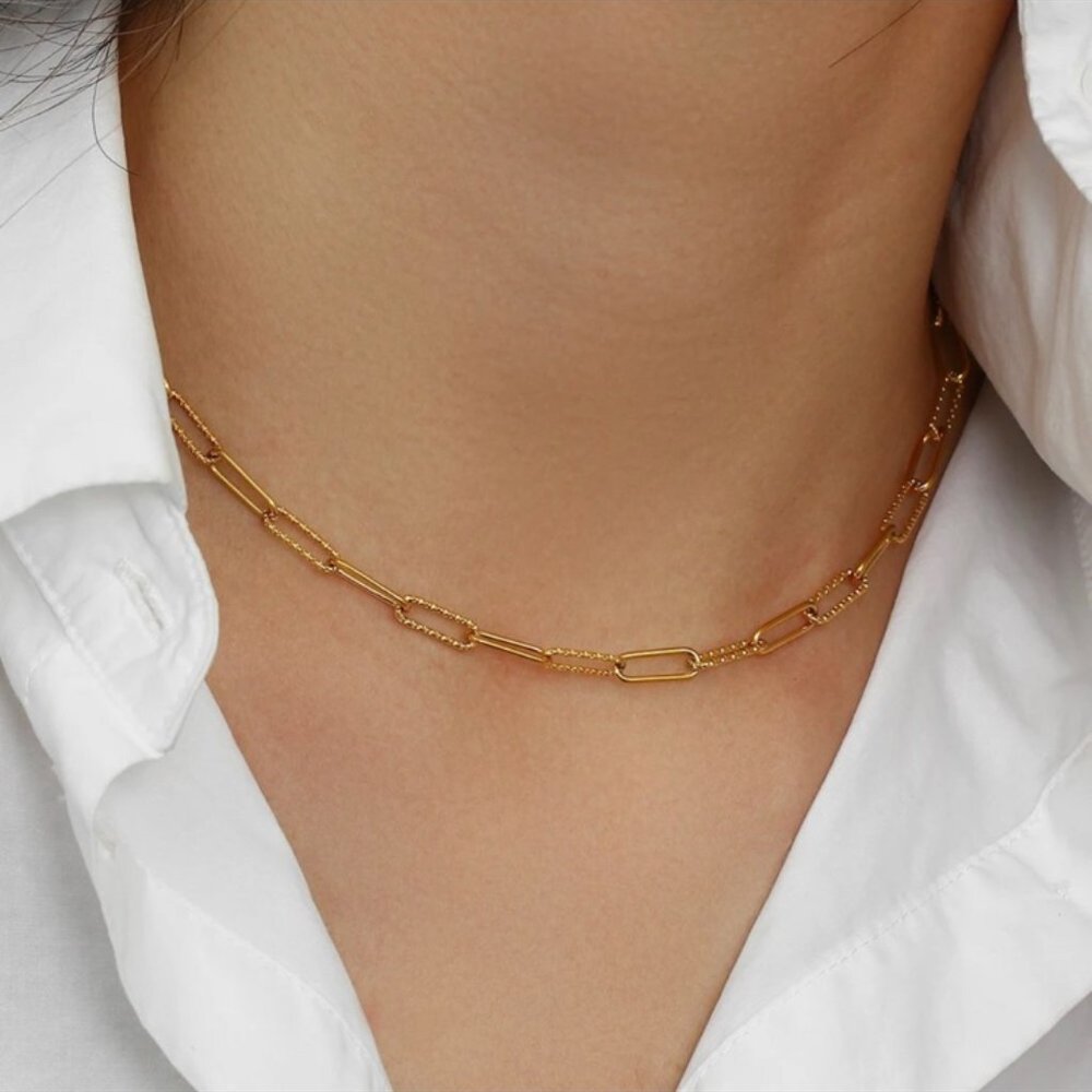 NEW 18K GOLD THIN LINK CHAIN NECKLACE, NICE NECKLACE, CUTE NECKLACE.